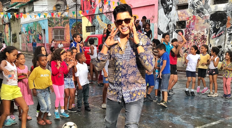 “Ven conmigo a jugar”: Juan Miguel celebra su nominación al Grammy Awards junto a 123 Andrés