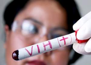 Por escasez de antirretroviral “pende de un hilo” la salud de al menos 300 personas con VIH
