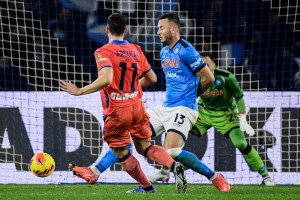 Atalanta tumbó al diezmado Napoli de la cima de la Serie A