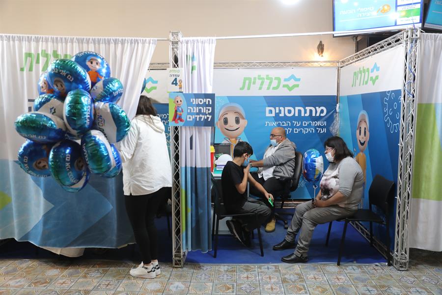 Israel anunció la vacunación con una cuarta dosis a los mayores de 60 años