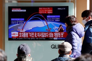 Corea del Norte aseguró que testó misil hipersónico en presencia de Kim Jong Un