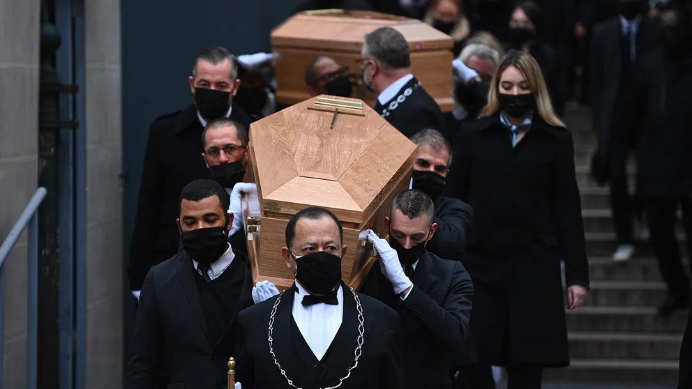 Así fue el funeral de los excéntricos gemelos Bogdanoff, que murieron de Covid-19 tras negarse a ser vacunados
