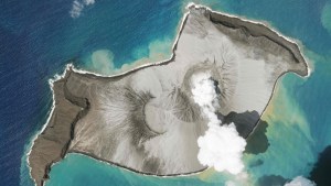 Detectaron una nueva “gran erupción” volcánica en Tonga