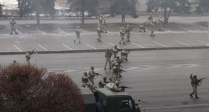 VIDEO: Registran nuevos enfrentamientos en Kazajistán tras llegada de tropas rusas