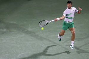 Djokovic venció a Musetti en su regreso a la competición en Dubái