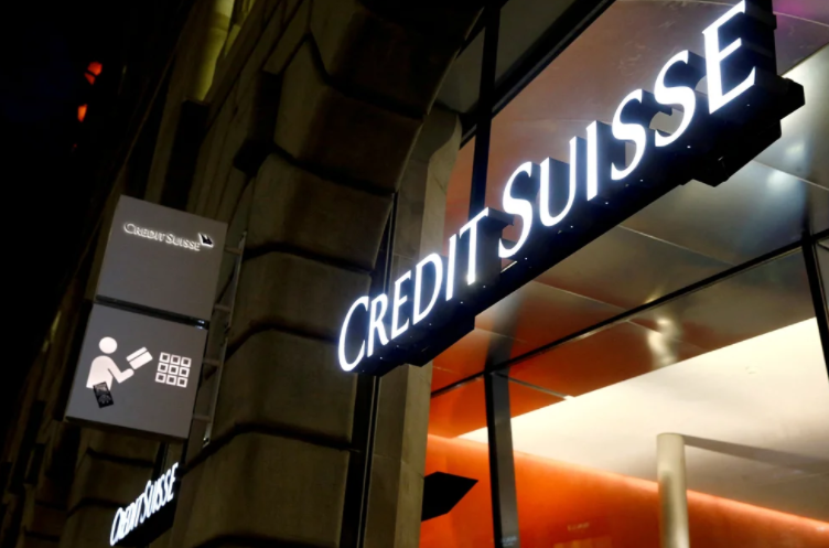 Credit Suisse siguió sufriendo salidas masivas de activos en primer trimestre