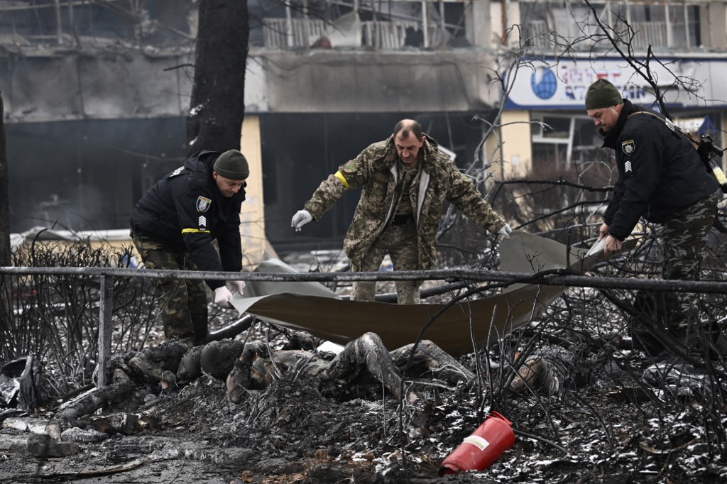 Bruselas desembolsa los primeros 300 millones de euros de ayuda a Ucrania