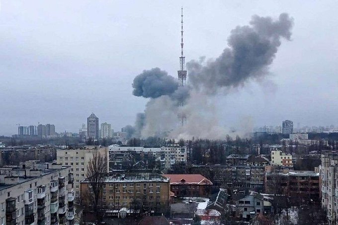 Ataque ruso contra la torre de televisión de Kiev dejó cinco fallecidos y varios heridos