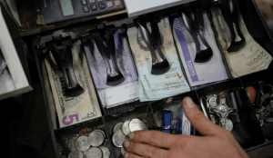 En Venezuela se requiere un plan para estabilizar el bolívar, según economistas