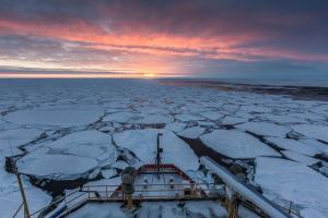 La energía solar provoca el rápido retroceso anual del hielo marino antártico
