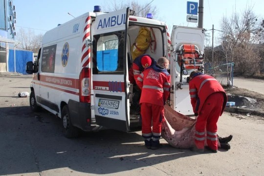 Imágenes sensibles: Proyectil ruso mató a civiles mientras hacían cola para recibir ayuda humanitaria