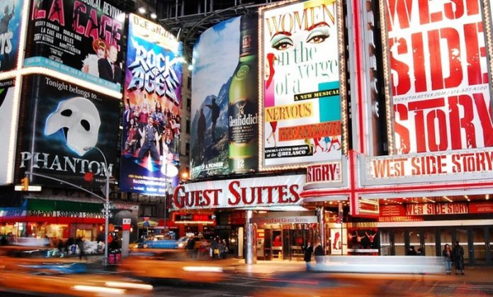 Mayoría de teatros de Broadway dejarán de exigir que el público esté vacunado