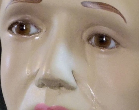 Captan en VIDEO la imagen de la Virgen de La Dolorosa derramando lágrimas en Mérida