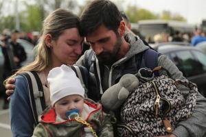 Evacuados más de 300 civiles de Mariúpol en otra operación de la ONU y la Cruz Roja