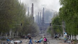“Rendirse no es una opción”, dicen las fuerzas ucranianas en la metalúrgica de Azovstal