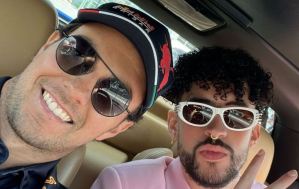 “Checo” Pérez llegó al GP de Miami acompañado de Bad Bunny (VIDEOS)