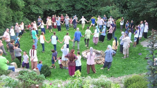 Así es la secta religiosa española “Las Doce Tribus” en la que murió un niño de tres años por beber agua oxigenada