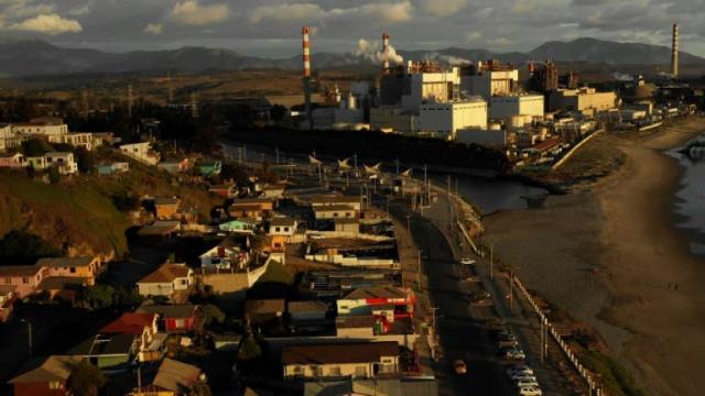 Chile anuncia alerta sanitaria para localidades afectadas por contaminación industrial