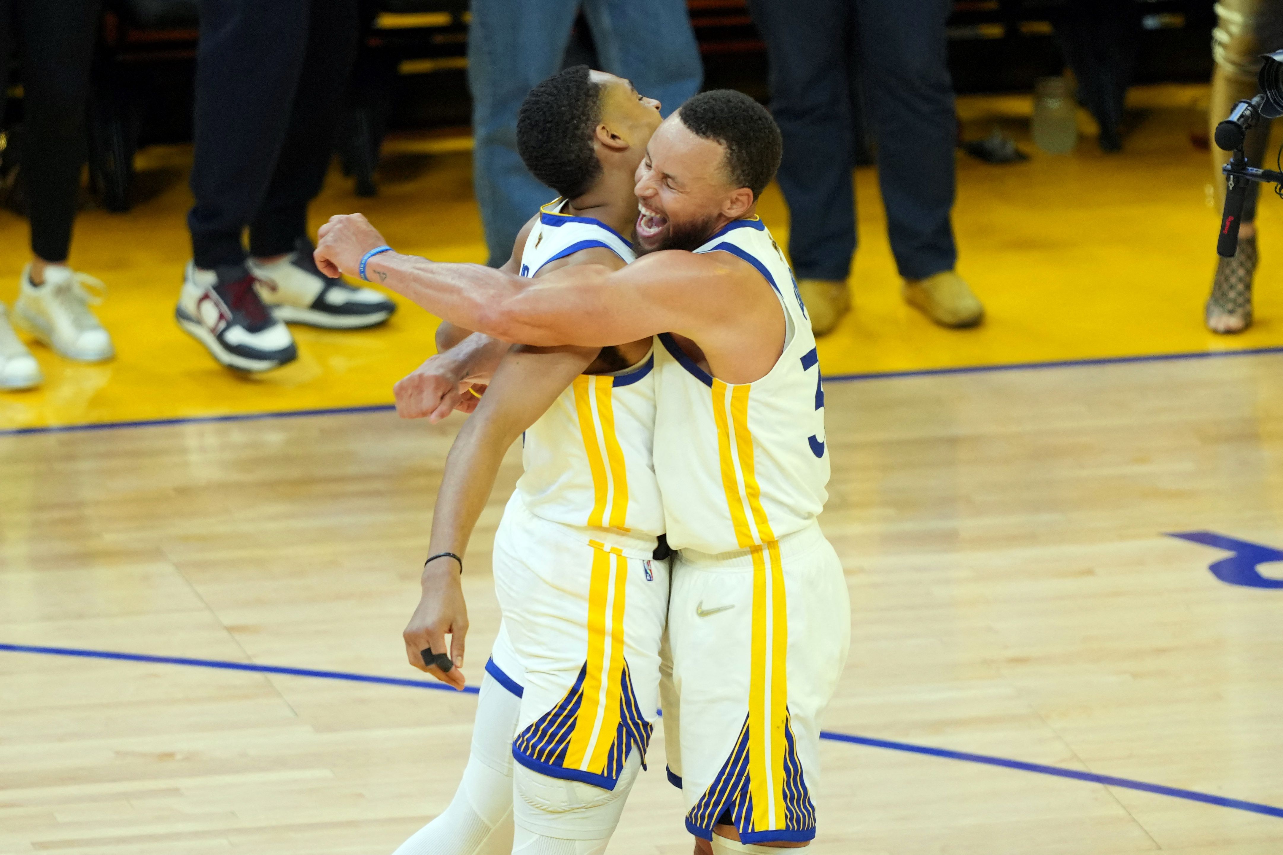 Los Warriors arrollaron a los Celtics e igualaron la serie en el segundo partido de las finales de la NBA