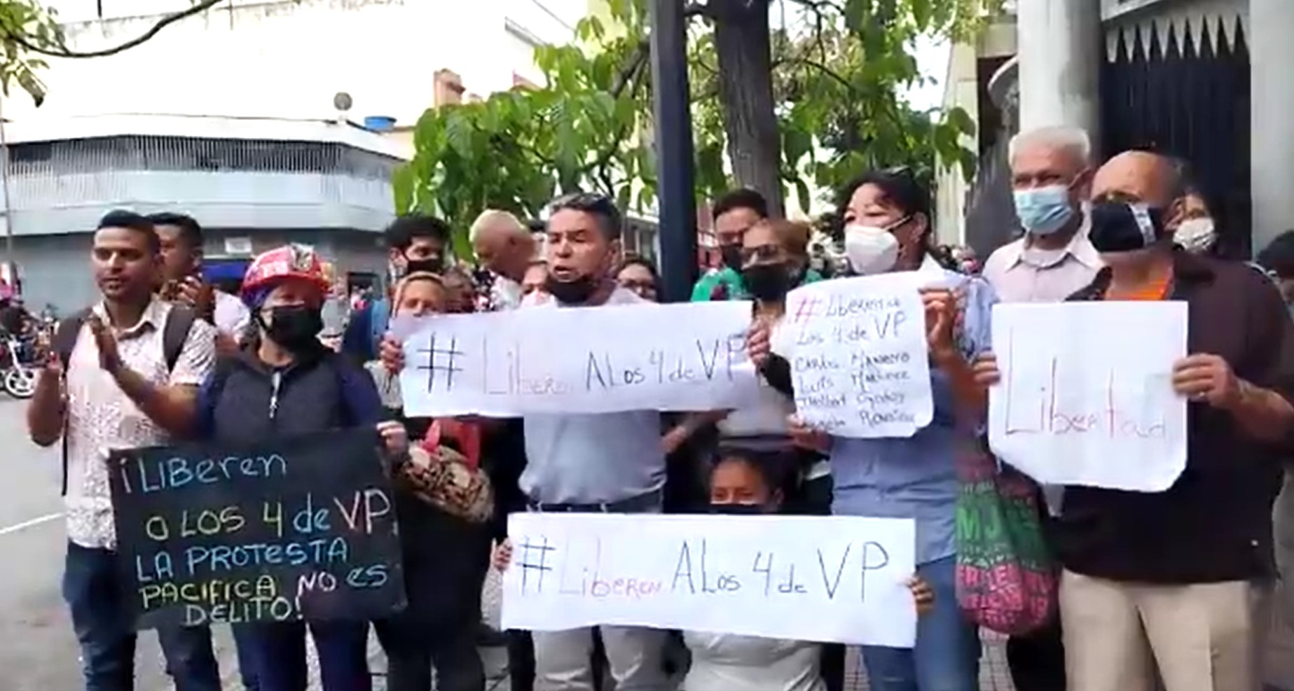 Familiares de los activistas de Voluntad Popular protestan a las afueras del Palacio de Justicia #10Jun (VIDEO)