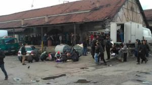 Un muerto y siete heridos en enfrentamientos entre refugiados en Serbia