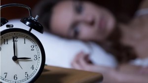 Los riesgos de dormir a una hora diferente cada día