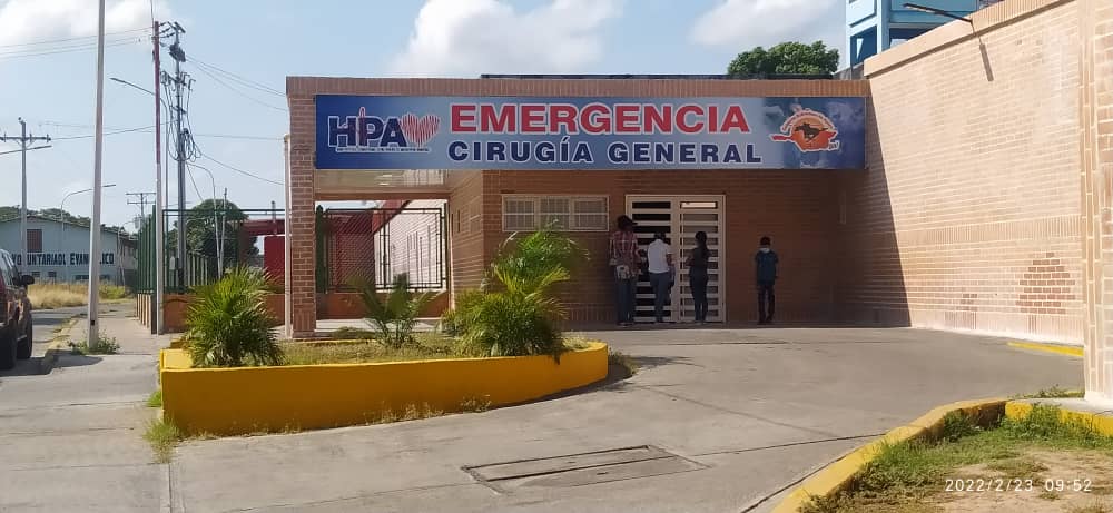 ¡Solo en Venezuela! Médicos del Hospital de San Fernando de Apure atienden partos en las escaleras (VIDEO)