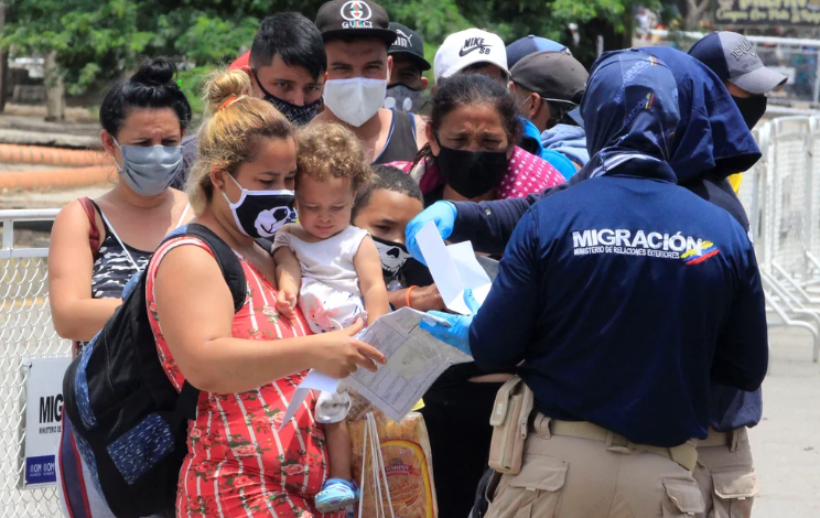 Gerente de fronteras de Colombia: Restablecer relaciones con Maduro no soluciona la crisis migratoria