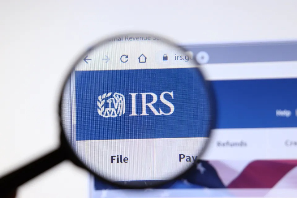 Declaración de impuestos en EEUU: El llamado del IRS para los millones de contribuyentes que solicitaron prórroga