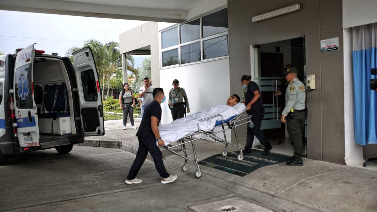 Semana: las primeras imágenes del sobreviviente del atentado que dejó siete policías muertos en el Huila