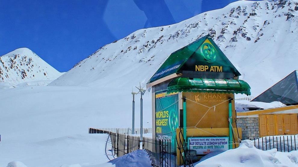 Como para consultar saldo: El cajero automático más alto del mundo en la cima de una montaña de 4 mil metros