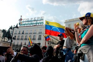 Migrantes venezolanos entre las nacionalidades que compensan la crisis demográfica española
