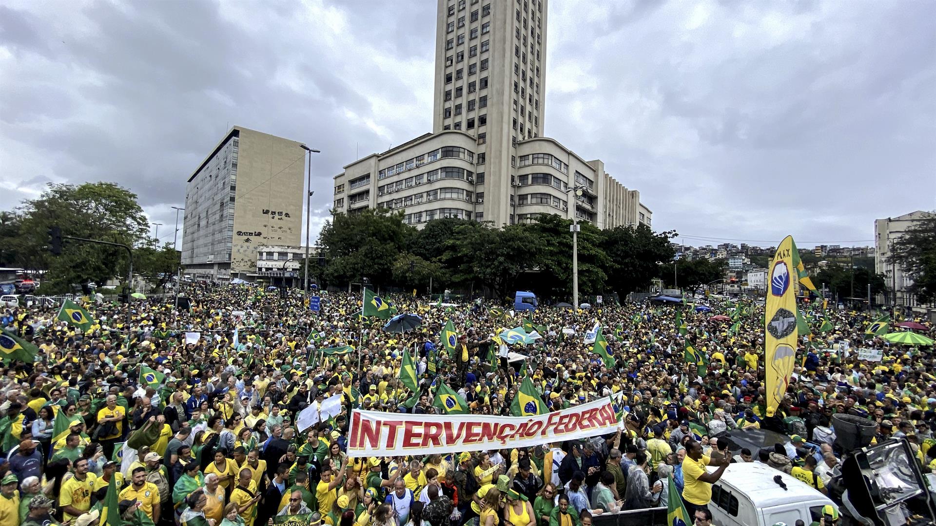 Fuerzas Armadas de Brasil ratifican su compromiso con la democracia en medio de protestas contra la victoria de Lula