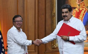 Petro defiende a Maduro: Es difícil hacer elecciones justas en Venezuela si hay recompensa de 15 millones (VIDEO)