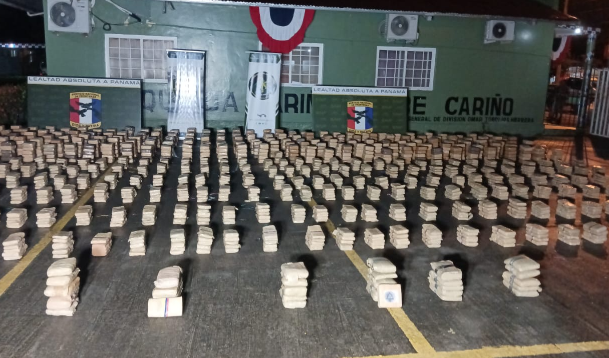Decomisaron 2.122 paquetes de cocaína y arrestaron a tres extranjeros en Panamá