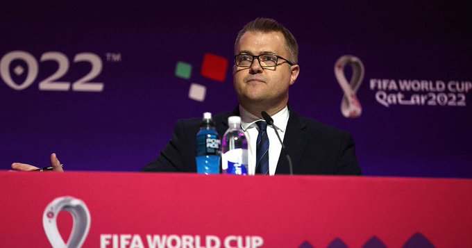 Ante polémica de DDHH que ensombrece Qatar 2022, director de comunicación de la Fifa admite que es gay