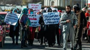 Régimen talibán reprimió protesta contra la prohibición a la educación para las mujeres en Afganistán