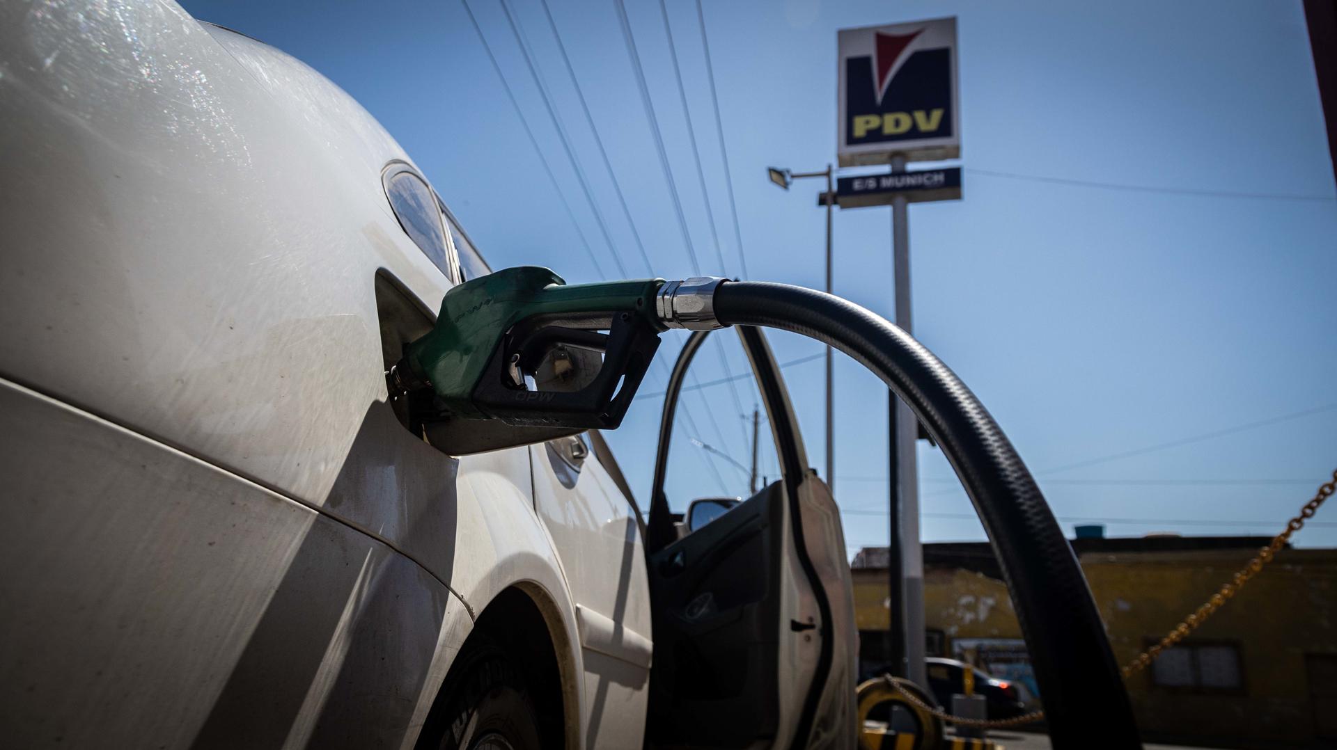 Venezuela está muy lejos de producir la gasolina que requiere su parque automotor