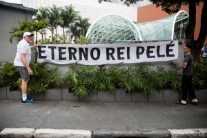 El funeral de Pelé: por qué el cuerpo permanecerá en la morgue hasta el lunes