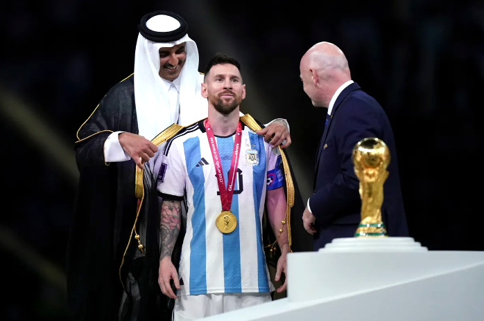 Extraña camiseta de Messi se viralizó en Arabia Saudita, el nuevo hogar de Cristiano Ronaldo (FOTO)