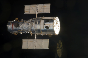 Nuevas imágenes captadas por el telescopio Hubble: remolinos radiantes y una guardería estelar