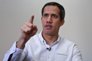 Guaidó asegura que Petro tiene “una buena oportunidad” para demostrar “de qué lado está”