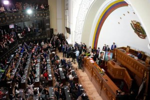Venezuelan court issues warrants for new opposition leaders