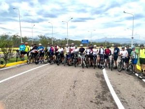 Ciclistas en la frontera piden que les permitan transitar por puente Atanasio Girardot