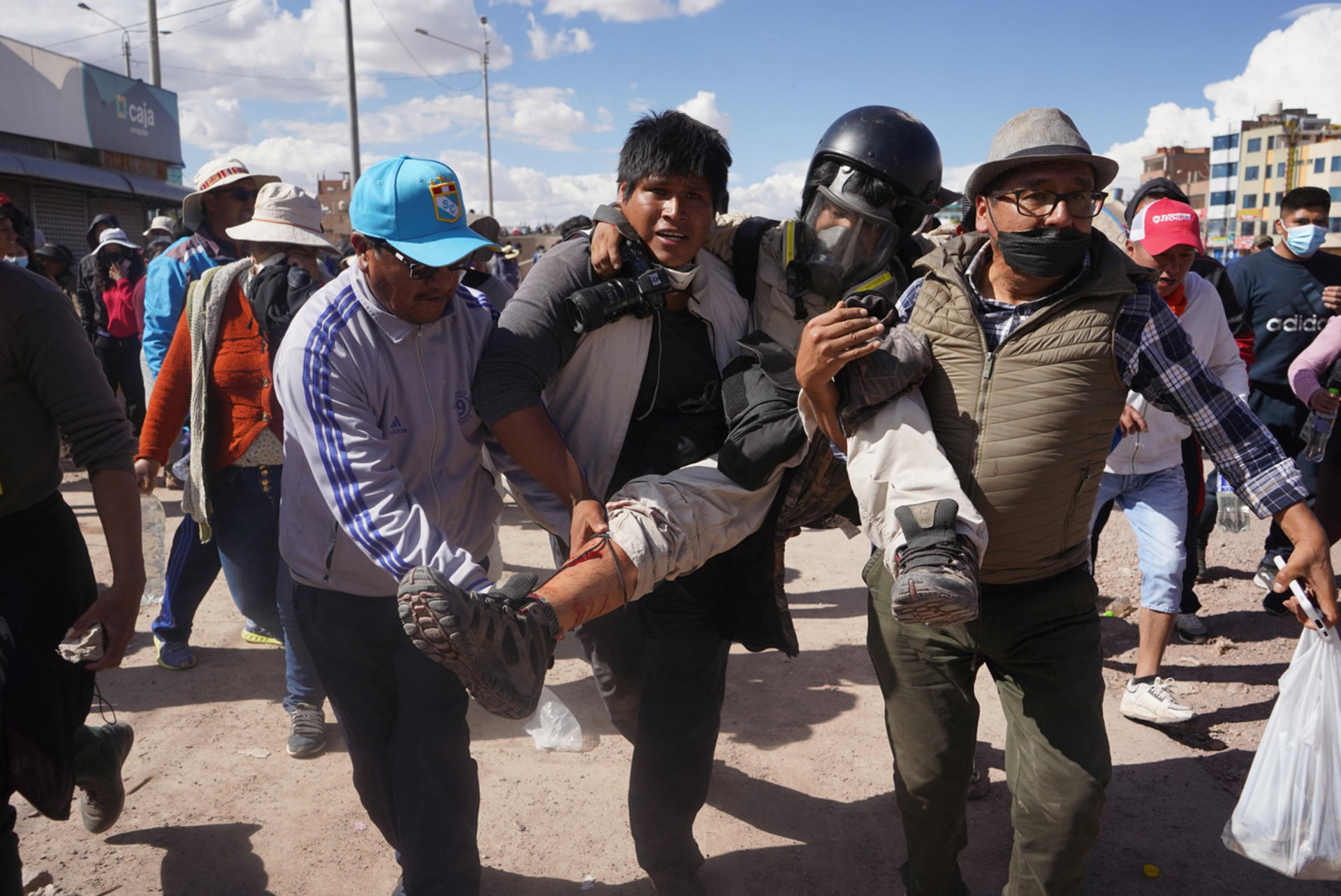 Perú contó 14 víctimas mortales en la última jornada de disturbios, incluido un bebé