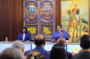 Maduro no le rinde cuentas a nadie pero se aventura a atacar a Guaidó (Video)
