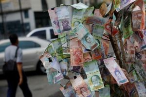 Venezuela’s Bolívar Depreciates to 20 Per Dollar as Prices Rise