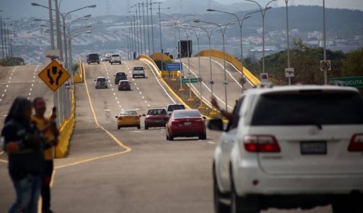 Taxistas y transportistas venezolanos deberán sacar permisos colombianos para cruzar a Cúcuta