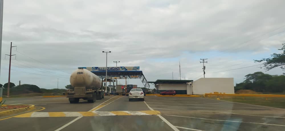 Triplican precio del peaje y la carretera Coro- Punto Fijo está inservible