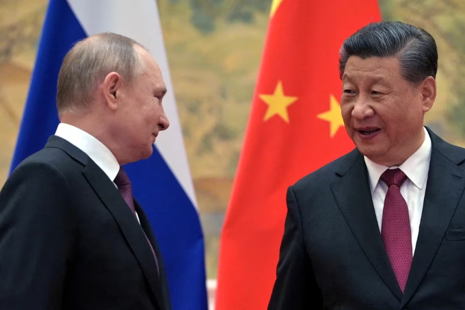 China exhorta a la CPI a “evitar dobles raseros” tras la orden contra Putin